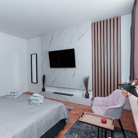 Petit Luxe Apartment Βιέννη Εξωτερικό φωτογραφία